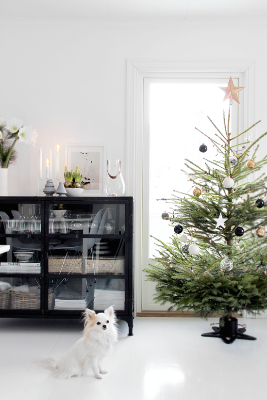Christmas Tree - Black and White, Nordic - Photographer Nina Holst for Stylizimo Blog